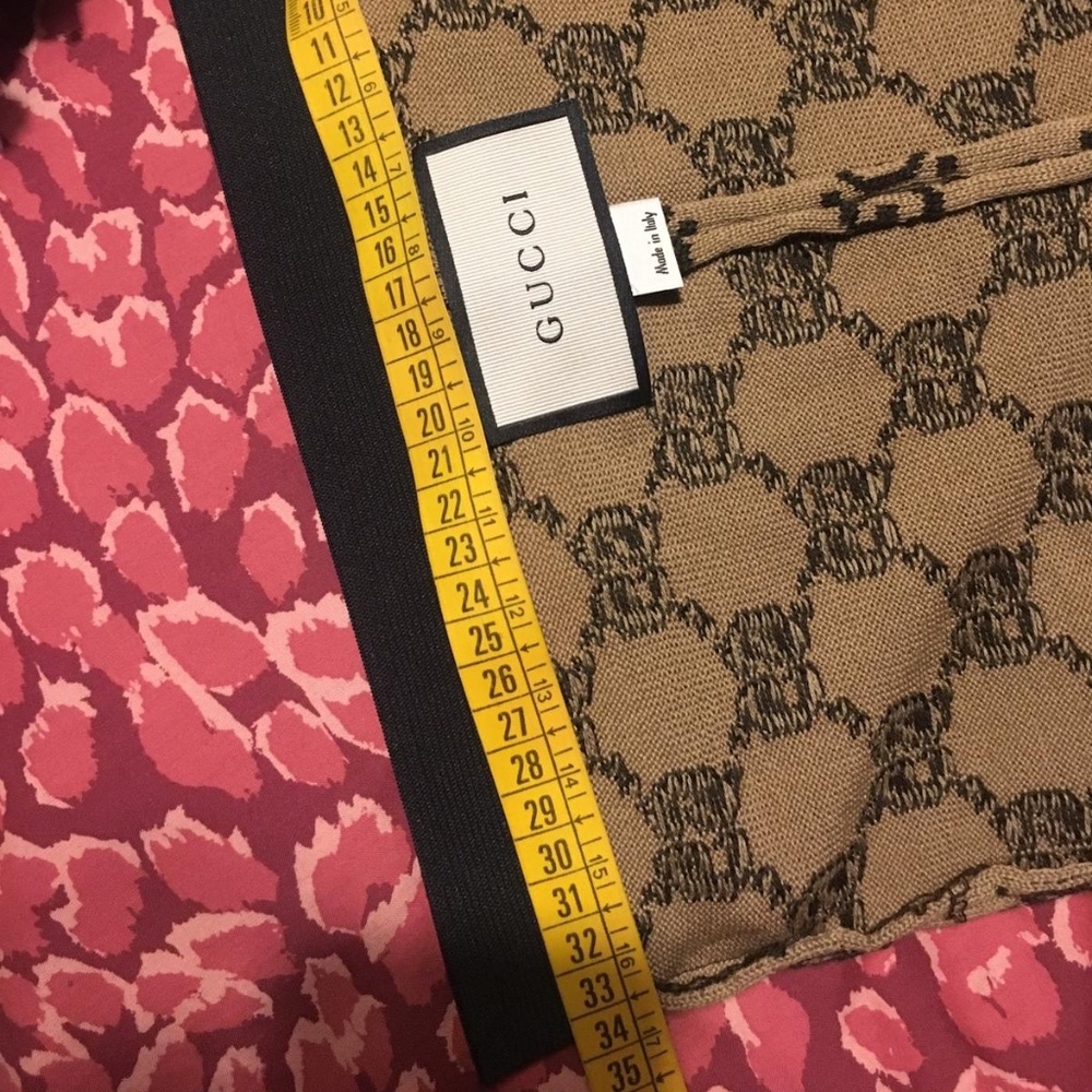 Post with extra pics of gucci leggings